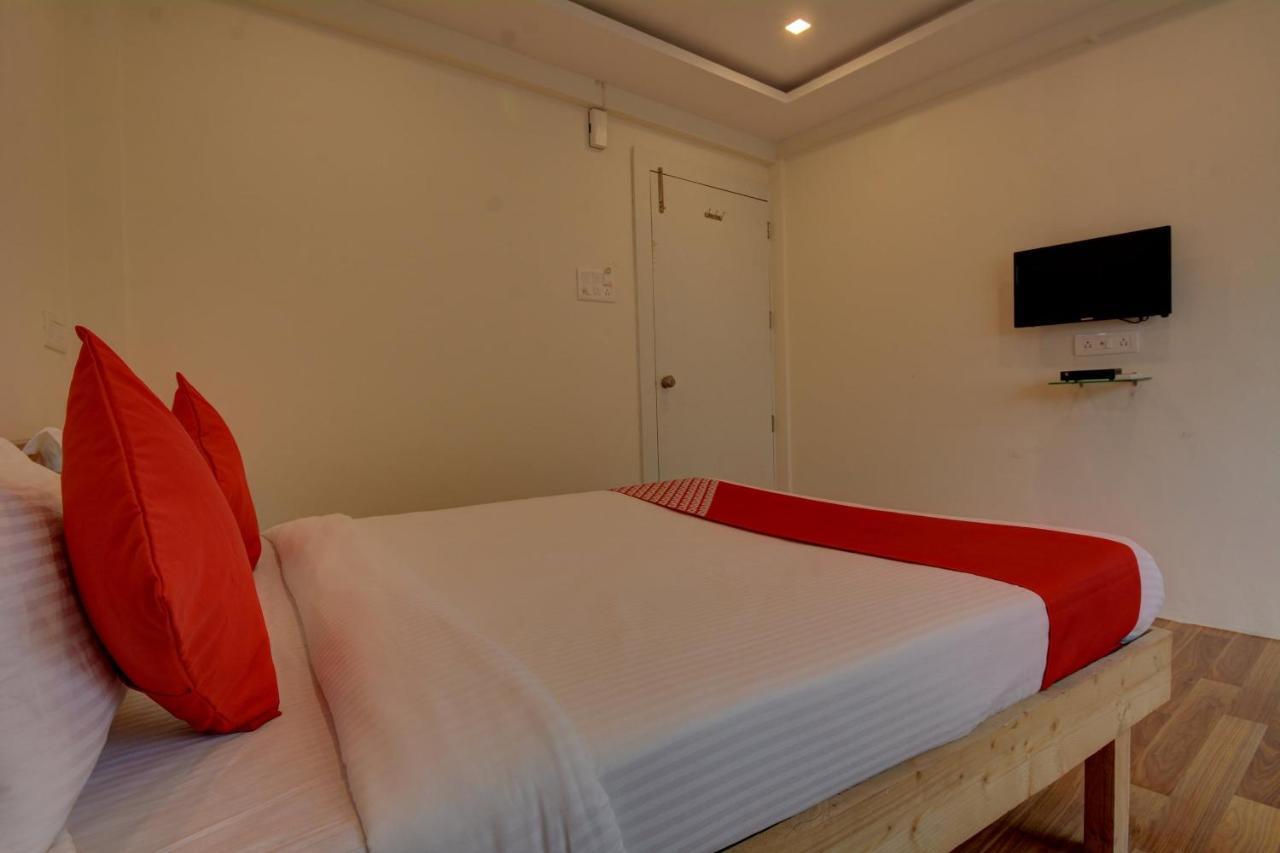 Oyo Flagship 47178 Pakko Inn Pune Exterior foto